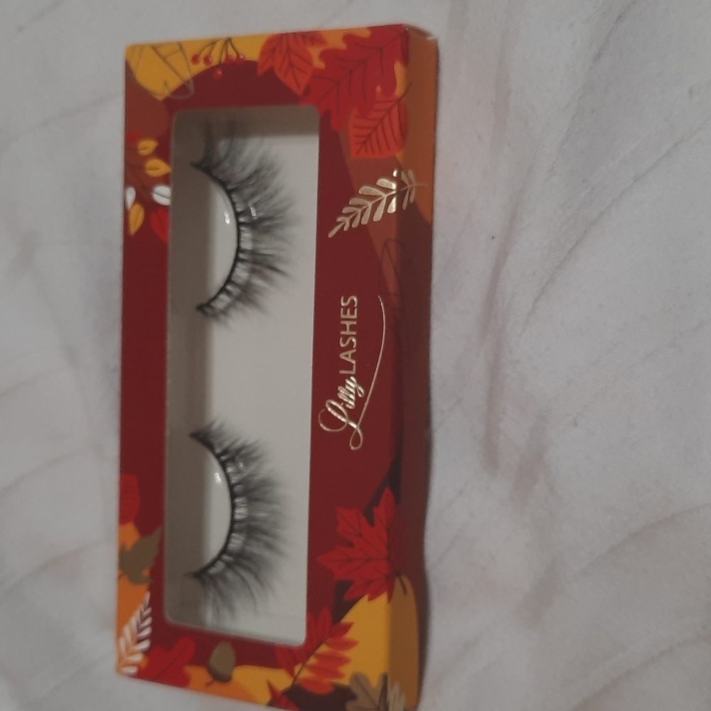Host pick best in make up party 8/13 !! Lilly Lashes